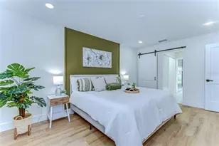 909 Lake Charles Cir, Lutz, FL 33548 - Photo 17