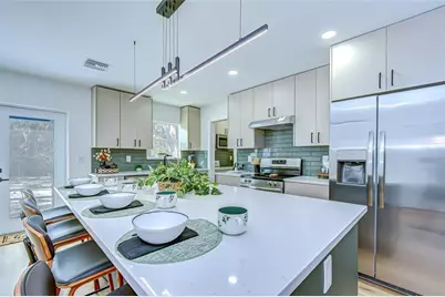 909 Lake Charles Circle, Lutz, FL 33548 - Photo 11