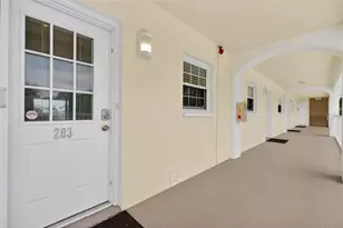 12100 Capri Cir S, Treasure Island, FL 33706 - Photo 23
