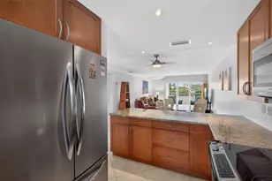 12100 Capri Cir S, Treasure Island, FL 33706 - Photo 5