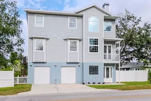 320 Georgia Ave, Crystal Beach, FL 34681 - Photo 49