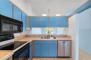 225 Sun Vista Ct S, Treasure Island, FL 33706 - Photo 7