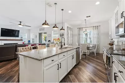 8113 Champions Forest Way, Tampa, FL 33635 - Photo 7