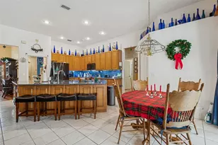 928 Oakview Rd, Tarpon Springs, FL 34689 - Photo 29