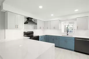 1000 Rafael Blvd NE, Saint Petersburg, FL 33704 - Photo 9