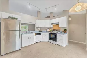 601 Parsons Reserve Ct, Seffner, FL 33584 - Photo 5