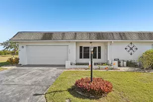 332 Club Mnr Dr, Sun City Center, FL 33573 - Photo 1