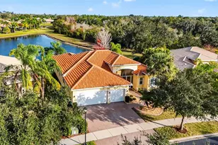 16251 Diamond Bay Dr, Wimauma, FL 33598 - Photo 1