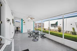 2033 Maui Dr, Holiday, FL 34691 - Photo 35