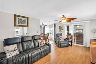 2033 Maui Dr, Holiday, FL 34691 - Photo 13