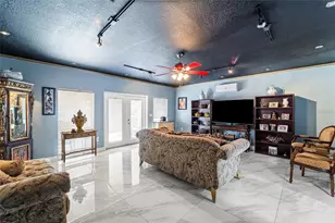 1539 Highcrest Cir, Valrico, FL 33596 - Photo 21