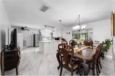 1539 Highcrest Circle, Valrico, FL 33596 - Photo 3