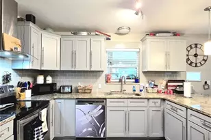 2214 Fentress Ct, Spring Hill, FL 34609 - Photo 21