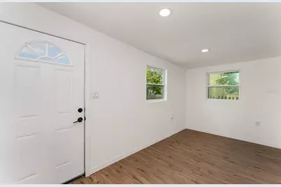 833 N Suwannee Avenue, Lakeland, FL 33815 - Photo 5