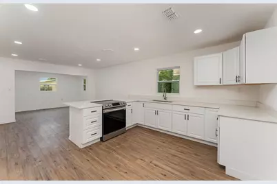 833 N Suwannee Avenue, Lakeland, FL 33815 - Photo 9