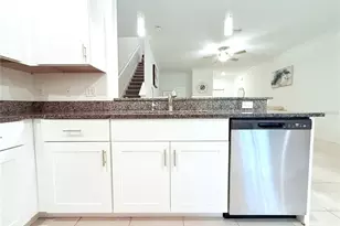 30798 Veridian Wy, Wesley Chapel, FL 33543 - Photo 9