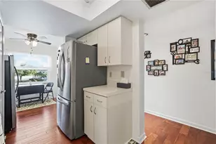 3203 Landmark Dr, Clearwater, FL 33761 - Photo 9