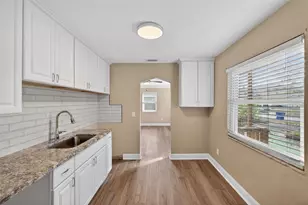 423 61st Ave NE, Saint Petersburg, FL 33703 - Photo 3