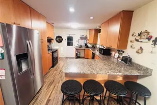 37252 Hilltop Dr, Zephyrhills, FL 33541 - Photo 7