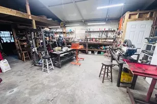 37252 Hilltop Dr, Zephyrhills, FL 33541 - Photo 29