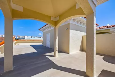 136 175th Avenue E, Redington Shores, FL 33708 - Photo 33