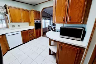 116 Maple Leaf Dr, Palm Harbor, FL 34684 - Photo 9