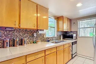 3008 W Powhatan Ave, Tampa, FL 33614 - Photo 9