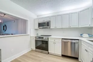 7420 Bay Island Dr S, South Pasadena, FL 33707 - Photo 5