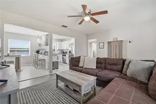 2102 W Kirby Cir, Tampa, FL 33604 - Photo 7