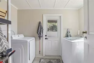 2102 W Kirby Cir, Tampa, FL 33604 - Photo 23