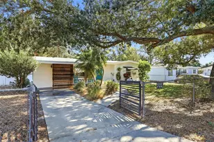 2102 W Kirby Cir, Tampa, FL 33604 - Photo 41