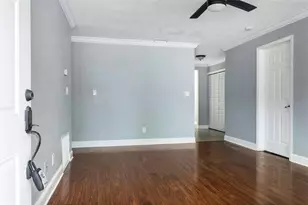 727 14th St S, Saint Petersburg, FL 33705 - Photo 3