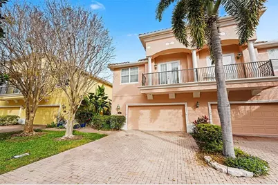 130 Banyan Bay Drive, Saint Petersburg, FL 33705 - Photo 1