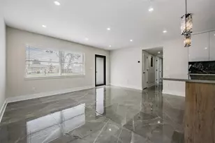 8217 Tanglewood Ln, Tampa, FL 33615 - Photo 5