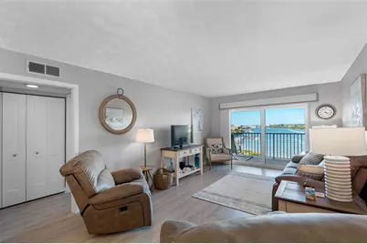 19451 Gulf Boulevard #706, Indian Shores, FL 33785 - Photo 9