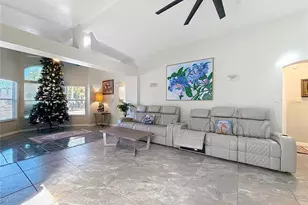 421 NW 14th Pl, Crystal River, FL 34428 - Photo 9