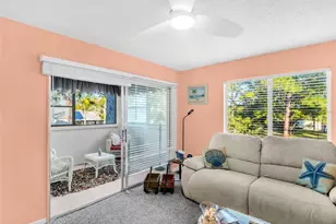 616 Windrush Bay Dr, Tarpon Springs, FL 34689 - Photo 5