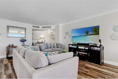 644 Island Way #101, Clearwater Beach, FL 33767 - Photo 7