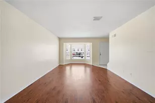 13542 Embassy Park Ct, Dade City, FL 33525 - Photo 7