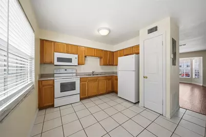 13542 Embassy Park Court, Dade City, FL 33525 - Photo 9