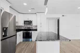 7512 Gallineta Ct, Tampa, FL 33615 - Photo 9