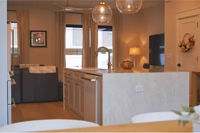 233 8th Street N, Saint Petersburg, FL 33701 - Photo 5