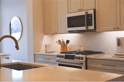 233 8th Street N, Saint Petersburg, FL 33701 - Photo 7