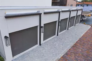 233 8th St N, Saint Petersburg, FL 33701 - Photo 29