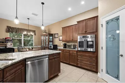 4028 Castlewood Rd, Seffner, FL 33584 - Photo 15