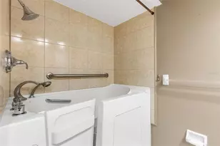 1601 W Dorchester Dr, Palm Harbor, FL 34684 - Photo 39