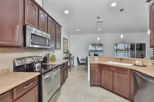 823 Seminole Sky Dr, Ruskin, FL 33570 - Photo 17