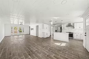 8817 Audrey Ln, Tampa, FL 33615 - Photo 7