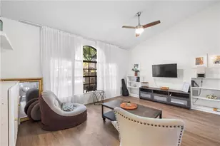 2917 Starmount Dr, Valrico, FL 33596 - Photo 7