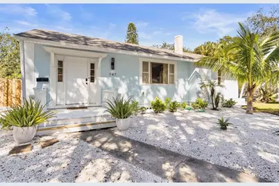 747 39th Avenue NE, Saint Petersburg, FL 33703 - Photo 3